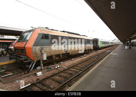 Paris Bercy est une gare ferroviaire et routière de Paris, France, exploité par la SNCF. Banque D'Images