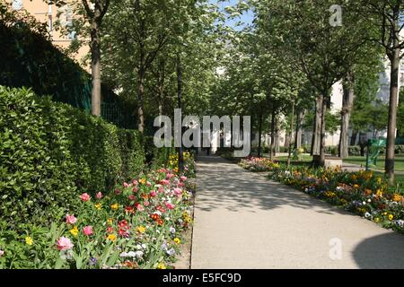 France, ile de france, paris, Paris, arrondissement 20-e, rue michel de bourges, carré d'Or, jardin public, fleurs, simone signoret, jacques becker, film, Banque D'Images