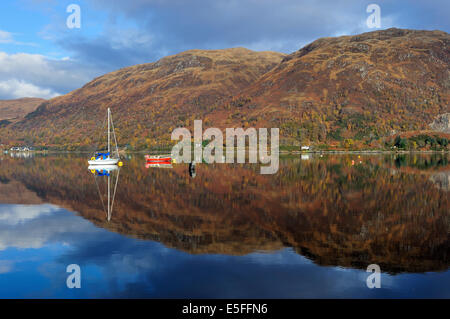 Réflexions sur le Loch Etive hiver, Argyll and Bute, Ecosse Banque D'Images