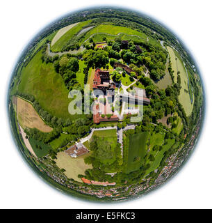 Vue aérienne, fisheye, Schloss Heessen Château pensionnat, château à douves, Hamm, Ruhr, Rhénanie du Nord-Westphalie Banque D'Images