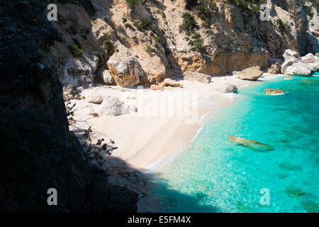 Plage de Cala Mariolu Baunei, Sardaigne, Italie Banque D'Images