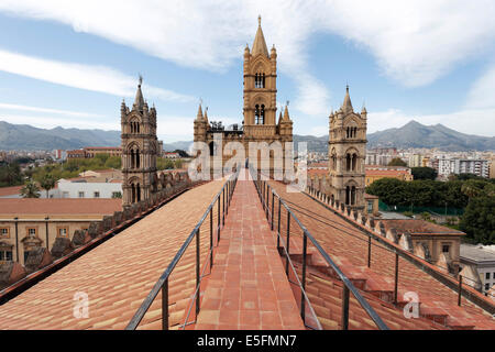 Vue depuis le toit, la cathédrale de Palerme, Palermo, Province de Palerme, Sicile, Italie Banque D'Images