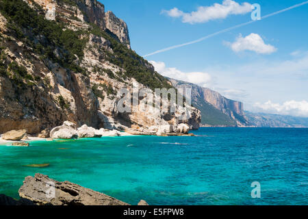 Plage de Cala Mariolu Baunei, Sardaigne, Italie Banque D'Images