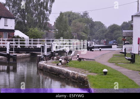 Fenny Stratford serrure sur le Grand Union Canal Milton Keynes Banque D'Images