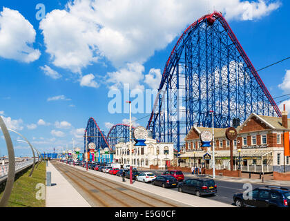 La grande l'un roller-coaster au parc d'attractions Pleasure Beach, Blackpool, Lancashire, UK Banque D'Images