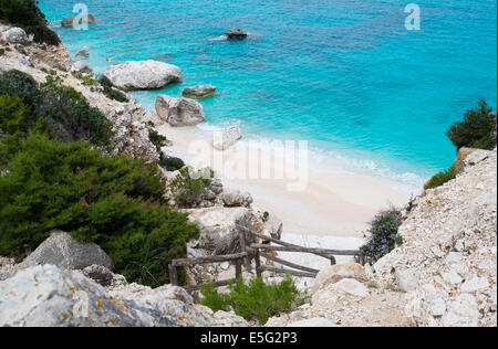 Plage de Cala Goloritze en Baunei, Sardaigne, Italie Banque D'Images