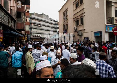 Kuala Lumpur, Malaisie. 28 juillet, 2014. Les travailleurs musulmans étrangers en Malaisie célébrer Eidl Fitr à Kuala Lumpur. Le monde musulman célèbre l'Aïd al-Fitr, un événement qui marque la fin du mois de Ramadan après l'observation du nouveau croissant de lune. © Diana :/ZUMA/ZUMAPRESS.com/Alamy fil Live News Banque D'Images