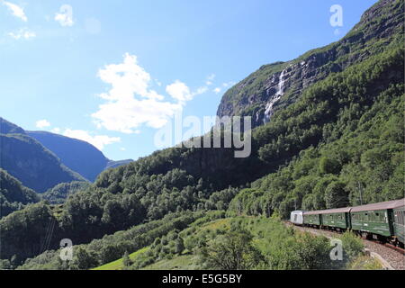 De Berekvam Flåmsbana, ferroviaire, Flåm, Flåmsdalen Aurlandsfjorden, Aurland, le Sognefjorden, Sogn og Fjordane, Vestlandet, Norvège Banque D'Images