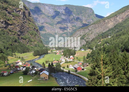 Village de Flåm le Flåmsbana, ferroviaire, Flåmsdalen Aurland, le Sognefjorden, Sogn og Fjordane, Vestlandet, Norvège Banque D'Images