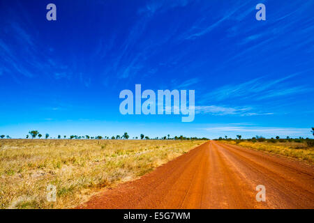 Le Savannah Way s'étend sur 3700kms passant par 3 membres dans le nord de l'Australie. C'est un voyage spectaculaire. Banque D'Images