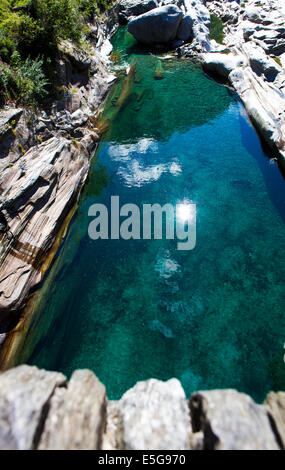 Valle Verzasca, rivière, water, pont en pierre. (CTK Photo/Marketa Hofmanova) Banque D'Images