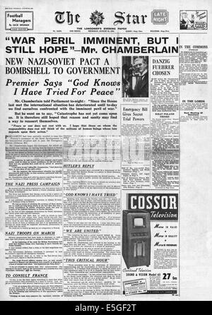 1939 L'Étoile (Londres) front page pacte Nazi-Soviet déclaration signée par le ministre allemand des affaires étrangères Joachim Ribbetrop et le ministre soviétique des affaires étrangères Viatcheslav Molotov Banque D'Images