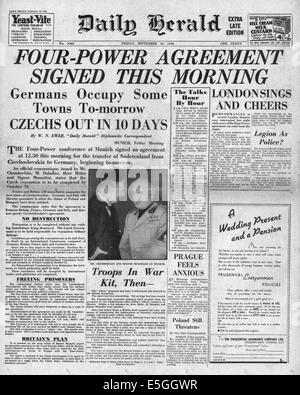 1938 Daily Herald/la page déclaration de la signature de l'accord de paix de Munich Banque D'Images