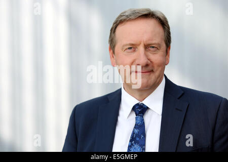 Hambourg, Allemagne. 31 juillet, 2014. L'acteur britannique Neil Dudgeon pose lors d'un photocall de chaîne de télévision allemande ZDF à Hambourg, Allemagne, 31 juillet 2014. La nouvelle série criminelle ZDF Inspecteur Barnaby' avec 'Dudgeon comme Detective Chief Inspector John Barnaby va commencer le 21 septembre 2014. Photo : MALTE CHRÉTIENS/dpa/Alamy Live News Banque D'Images