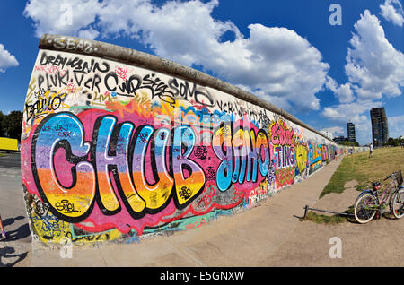 Allemagne, Berlin : Une partie de l'ancien mur de Berlin à l'East Side Gallery Banque D'Images
