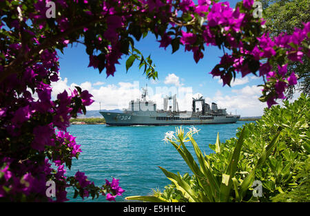 La Royal Australian Navy navire pétrolier ravitailleur HMAS Success (ou 304) quitte Pearl Harbor pour la phase de la mer de Ri Banque D'Images