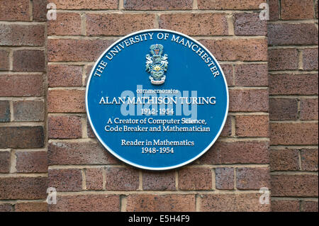 Une plaque pour commémorer Alan Mathison Turing, mathématicien à l'Université campus area (off) Oxford Road à Manchester. Banque D'Images