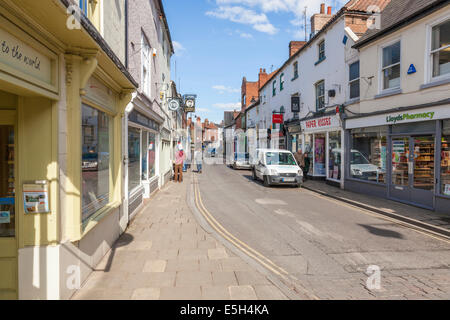 Boutiques et commerces sur la rue King à Southwell centre-ville. Southwell, Nottinghamshire, Angleterre, RU Banque D'Images