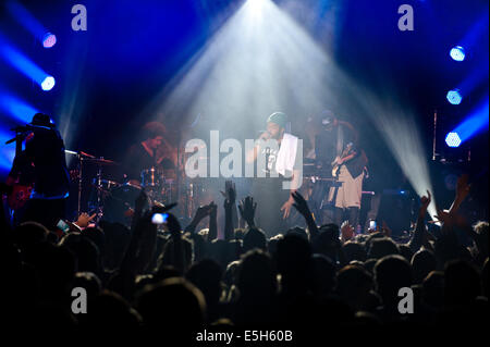 Freiburg, Allemagne. 31 juillet, 2014. Le rappeur allemand et l'artiste de hip hop à partir de Hambourg Samy Deluxe joué en concert avec son groupe au Dlx ZMF music festival à Freiburg, Allemagne. Photo : Miroslav Dakov/ Alamy Live News Banque D'Images