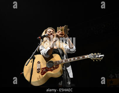 Portsmouth, Virginia, USA. 26 juillet, 2014. Soulshine apporte tour sonna à la pertinence du pavillon d'information chez Ntelos. © Jeff Moore/ZUMA/ZUMAPRESS.com/Alamy fil Live News Banque D'Images