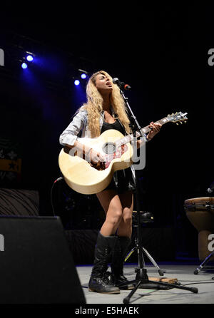 Portsmouth, Virginia, USA. 26 juillet, 2014. Soulshine apporte tour sonna à la pertinence du pavillon d'information chez Ntelos. © Jeff Moore/ZUMA/ZUMAPRESS.com/Alamy fil Live News Banque D'Images