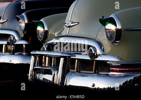 Les berlines de luxe de Chevrolet à partir de 1949 à La Grande3 swap meet, au stationnement de l'Qualcomm Stadium, en mars 2014. Banque D'Images