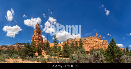 Le Red Rock Canyon à l'extérieur Parc National de Bryce Canyon dans l'Utah, USA Banque D'Images