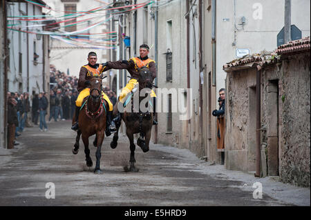 Le carnaval de Santu Lussurgiu. Dans tous les mois de février les citoyens de Santu Lussurgiu célèbrent la période de carnaval. Banque D'Images