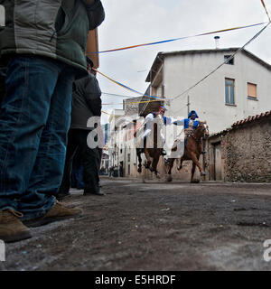 Le carnaval de Santu Lussurgiu. Dans tous les mois de février les citoyens de Santu Lussurgiu célèbrent la période de carnaval. Banque D'Images