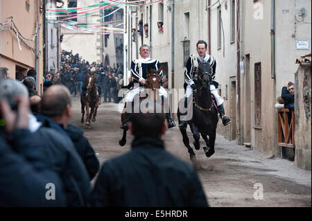 Le carnaval de Santu Lussurgiu. Dans tous les mois de février les citoyens de Santu Lussurgiu célèbrent la période de carnaval. Banque D'Images