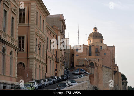 Cagliari est la plus importante et populeuse ville de la Sardaigne, c'est régional et provoncial capitale et centre politique principale. Banque D'Images