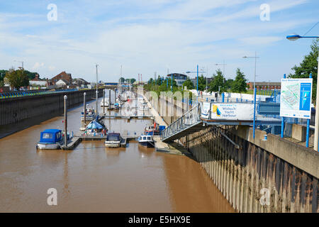 Port et Port de Plaisance River Nene Fenland Wisbech Cambridgeshire UK Banque D'Images