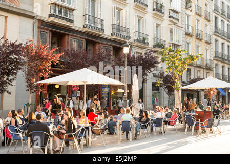 Bars extérieurs sur Plaza Angel, Madrid, Espagne Banque D'Images