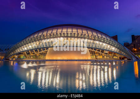 L'Hemisferic, Ciudad de las Artes y las Ciencias ou Cité des Arts et des Sciences, Valence, Communauté Valencienne, Espagne Banque D'Images