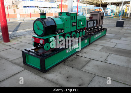 Grand train ferroviaire Llandudno replica vert Banque D'Images