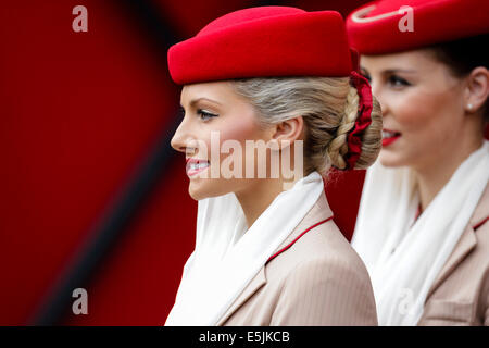 Londres, Royaume-Uni. 07 août, 2014. Unis Cup. Benfica contre Arsenal. Unis filles avant de donner le coup d'Action Crédit : Plus Sport/Alamy Live News Banque D'Images