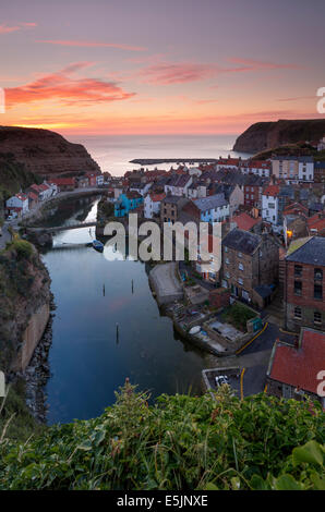 Staithes village de pêcheurs sur la côte du Yorkshire du Nord Banque D'Images