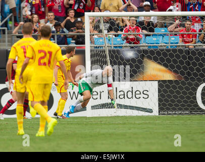 Charlotte, USA. 07 août, 2014. La Coupe des champions internationaux de la Guinness. L'AC Milan contre Liverpool. Joe Allen de Liverpool scores pour le rendre 1-0 : Action Crédit Plus Sport/Alamy Live News Banque D'Images