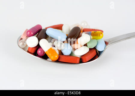 Tabletten medikamente Loeffel pillen medikament pille tablette apotheke gesundheit medizin medizinisch pharma pharmazie pharmaze Banque D'Images
