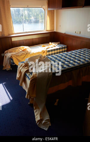 Bateau de croisière de l'intérieur cabine abandonnée Banque D'Images