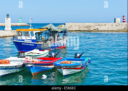 Bateaux dans le port de Lagos Algarve Portugal Banque D'Images