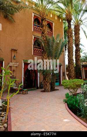 Zagora, l'Hotel,Oasis dans le désert,Paul Street,Voyages et photographe de paysage,Sud Maroc,en bordure du désert du Sahara et l'Algérie Banque D'Images