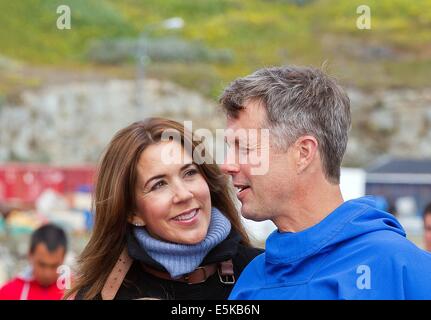 Igaliko, 01-08-2014 Danish Crown Prince Frederik et la princesse Mary au cours de l'accueil officiel à Igaliko, leur premier jour de la tournée d'été au Groenland. Le Prince héritier du Danemark et sa famille visiter Groenland du 1-8 août 2014 en liaison avec l'été croisière sur le Yacht Royal. Pre/Albert Nieboer// - aucun fil Service - Banque D'Images