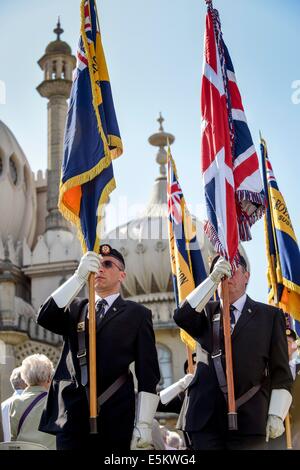 Tambour et service interconfessionnel tenu dans le cadre de commémorations du centenaire de la PREMIÈRE GUERRE MONDIALE dans la ville de Brighton à l'extérieur le Pavillon Royal dans l'East Sussex Dimanche 03/08/14. Banque D'Images