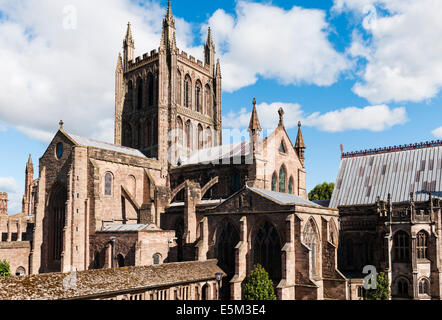 Herefordshire, UK. Cathédrale de Hereford, datant de 1079, domine la ville. Banque D'Images