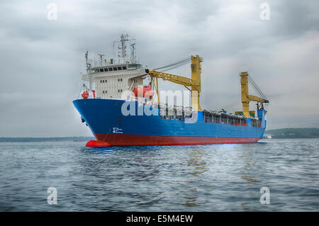 Le shipfor les véhicules de transport de marchandises dans la mer Banque D'Images