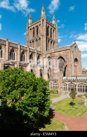 La cathédrale de Hereford, datant de 1079, domine la ville. (Herefordshire, Royaume-Uni). Il accueillera le célèbre Festival des trois chœurs de musique en 2025 Banque D'Images