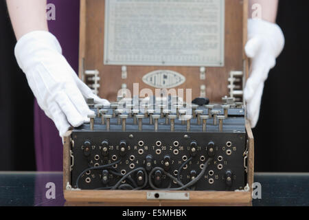 Maison de vente aux enchères Christie's présente les éléments de la 'hors de l'ordinaire et sa vente, Londres, Royaume-Uni. La machine de chiffrement Enigma allemande Banque D'Images