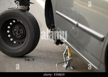 Changement de pneus Banque D'Images