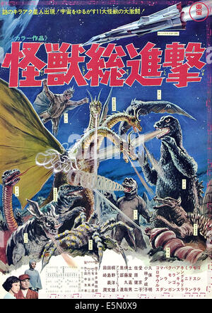 DESTROY ALL MONSTERS, (alias 'KAIJU SOSHINGEKI'), Susumu Utsumi ('Ghidrah' avec 3 chefs) ; 'petit homme' ('MMachan' inya respirer Banque D'Images